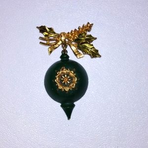 Christmas Pin vintage